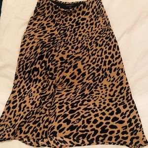 Size M Banana Republic Maxi Skirt. Leopard print. Good condition.